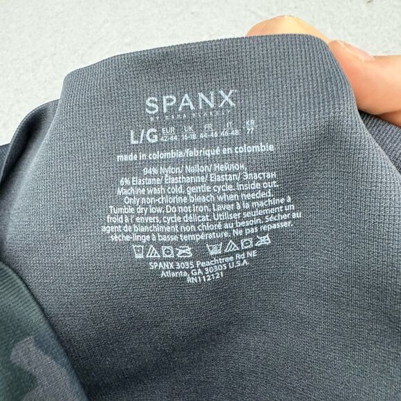 NWT SPANX Look at Me Now Black Camo Leggings Size L - Picture 7 of 14